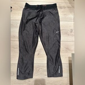 Woman’s Nike leggings size L